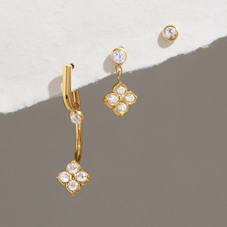 Boucles d'oreilles élégantes Clover en acier inoxydable étanche couleur or avec zircon pour femmes