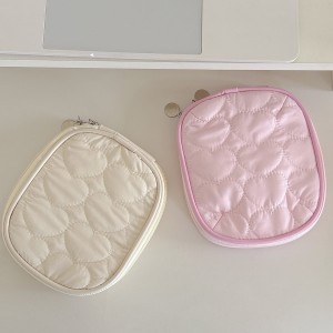 Trousses À Maquillage Pour Femmes En Polyester Uni Avec Motif Cœur Simple h5 Image4