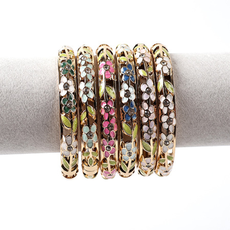 Bracelets Pour Femmes En Alliage Multicolore À Motif Floral Rétro De La Série Romantique
