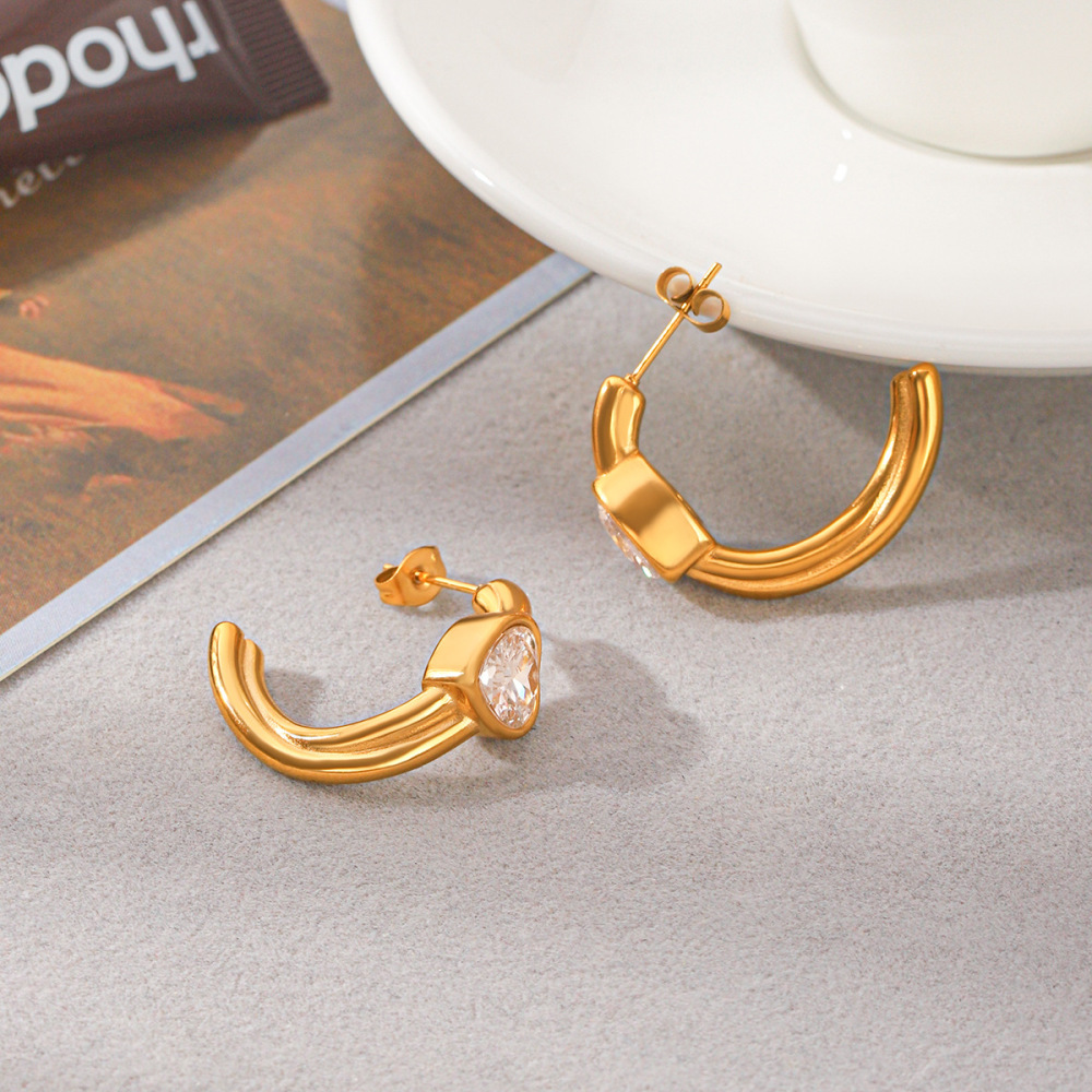 Boucles D'Oreilles Puces Pour Femmes Simple Series Daily Lines En Acier Inoxydable Étanche Couleur Or Et Zircon Image5