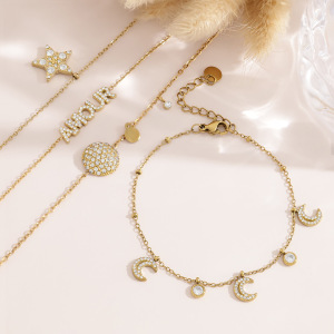 Bracelet À Breloques Pour Femme En Acier Inoxydable, Étanche, Couleur Or, Avec Lettre Lune Et Strass. h5 Image4