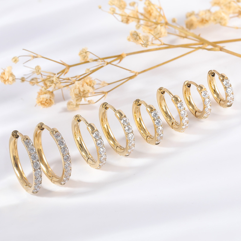Boucles D'Oreilles Créoles Pour Femmes Simple Series Daily Circle En Acier Inoxydable Étanche Couleur Or Avec Zircon Image4