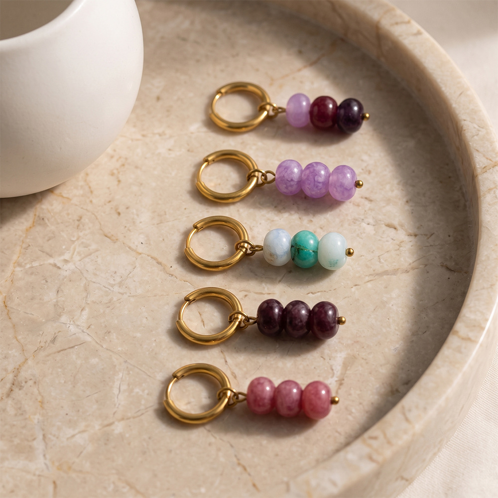 Boucles D'Oreilles Créoles Élégantes En Acier Inoxydable Doré, Ornées De Perles Et De Pierres Naturelles, Collection Simple Series. Image2