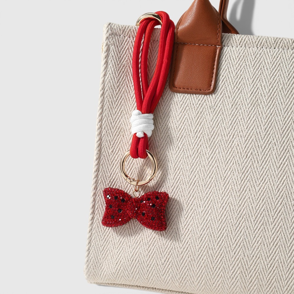 Porte-Clés Luxueux En Alliage, Orné De Strass Et D'Un Nœud Papillon À Pois Cerise. Image4