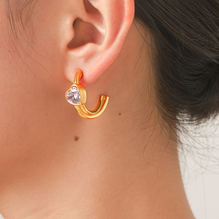 Boucles d'oreilles puces pour femmes Simple Series Daily Lines en acier inoxydable étanche couleur or et zircon