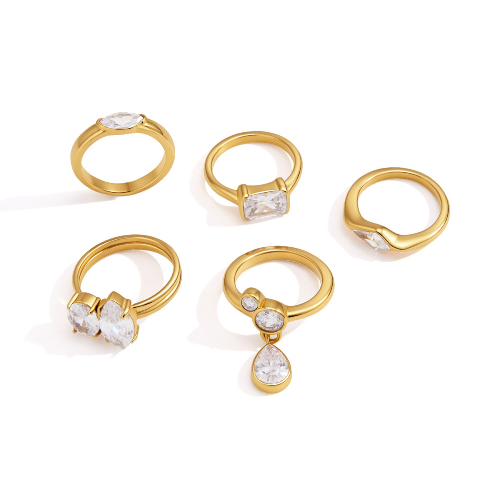 Bague Pour Femme En Acier Inoxydable Doré, Étanche, En Forme De Goutte D'Eau, Sertie De Zircon Et Ornée D'Une Ellipse. Collection Luxe Daily Droplet. Image5