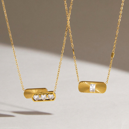 Colliers pendentifs pour femmes en acier inoxydable doré, en forme de cœur rectangulaire, avec zircon et monture en forme de rectangle