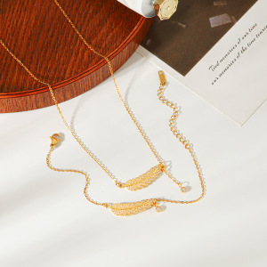 Colliers Pendentifs Pour Femmes Simple Series Daily Feather En Acier Inoxydable Étanche Couleur Or Avec Zircon h5 Image5