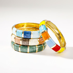 Bracelets Pour Femmes En Alliage Doré, Élégants, À Dégradé De Couleurs, Ornés D'Un Émail Coulant Et D'Un Effet Romantique h5 Image2
