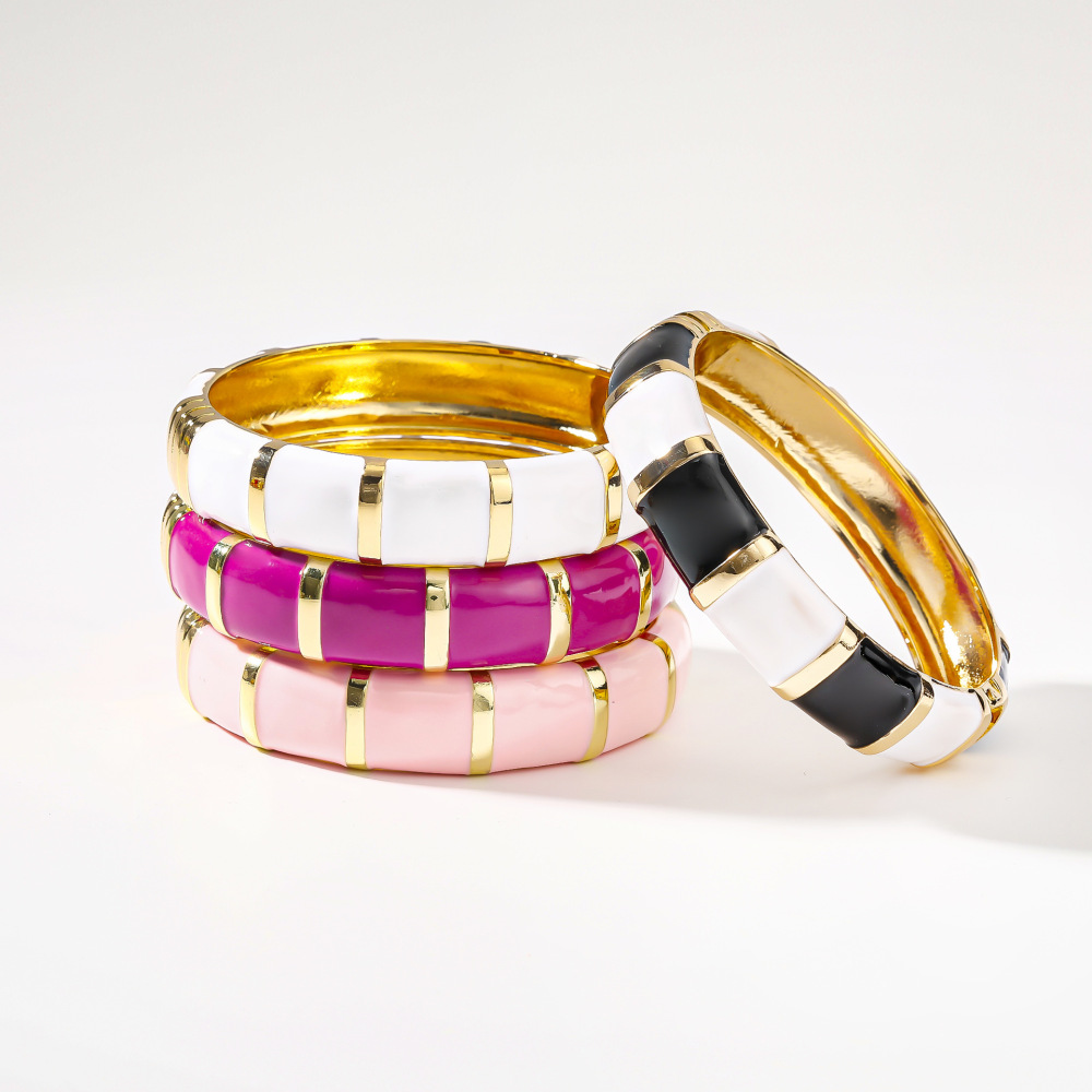 Bracelets Pour Femmes En Alliage Doré, Élégants, À Dégradé De Couleurs, Ornés D'Un Émail Coulant Et D'Un Effet Romantique Image4