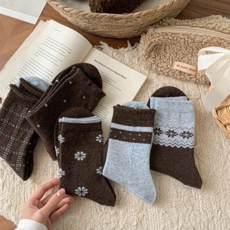 Chaussettes mi-mollet en laine à rayures basiques, à carreaux, à pois et à petits motifs floraux 2