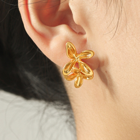 Boucles d'oreilles puces pour femmes Simple Series Daily Flower en acier inoxydable étanche couleur or