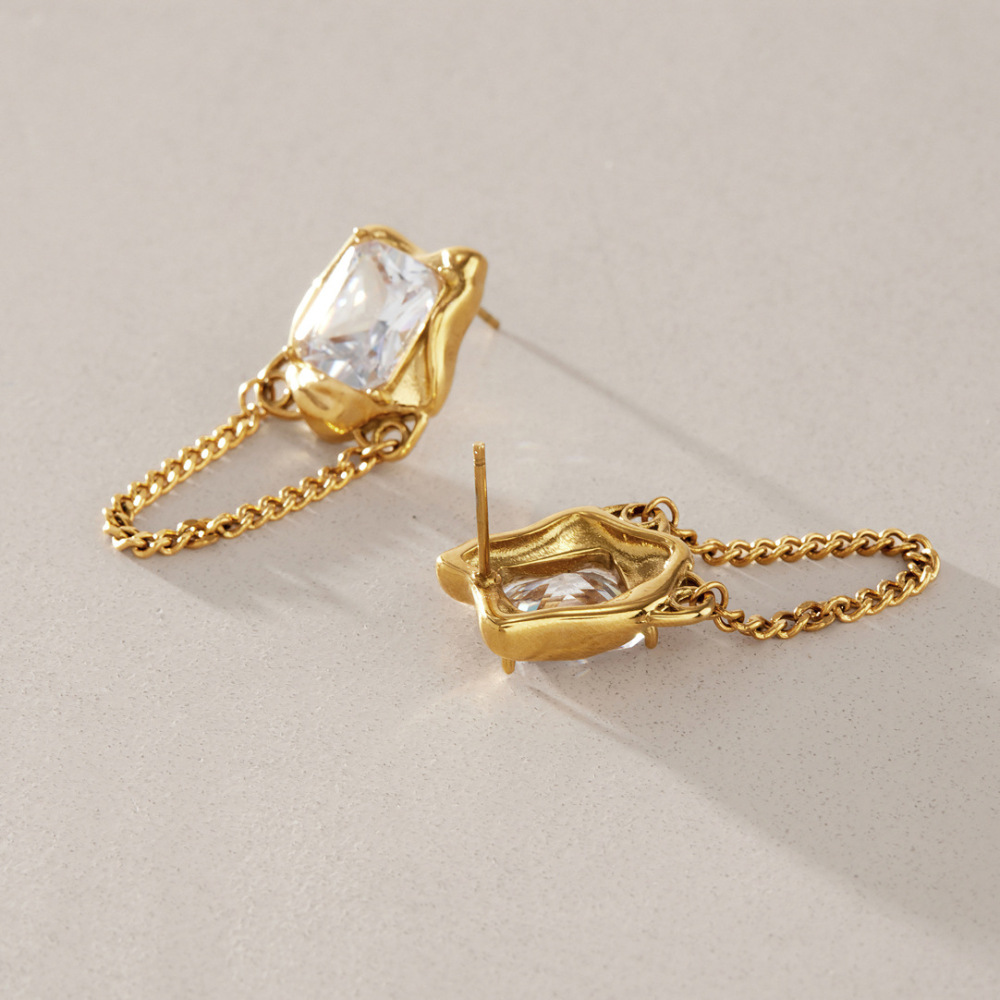 Boucles D'Oreilles Créoles Élégantes Simple Series En Acier Inoxydable Étanche Couleur Or Avec Zircon Pour Femmes Image3