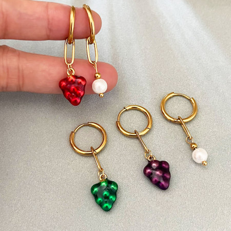 Boucles d'oreilles créoles pour femmes Simple Series Sweet Heart Strawberry en acier inoxydable étanche couleur or