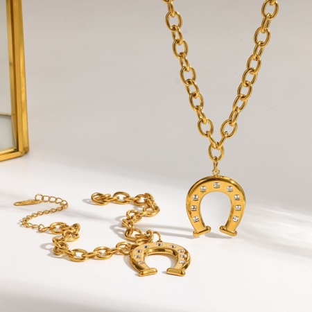 Ensemble de collier pour femme en acier inoxydable en forme de fer à cheval, étanche, couleur or et strass 2