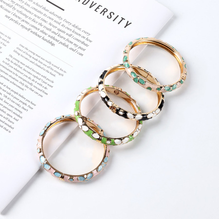 Bracelets Pour Femmes En Alliage Doré, Style Rétro À Fleurs Multicolores, Collection Simple 2