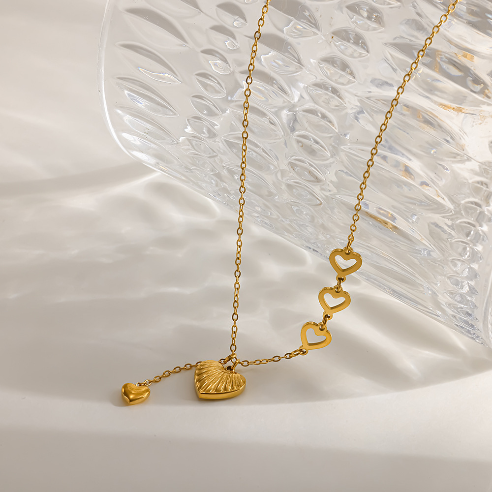 Colliers Pendentifs Pour Femmes Simple Series Daily Heart En Acier Inoxydable Ajouré, Étanches, Couleur Or h5Image3