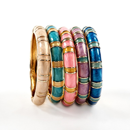 Bracelets Pour Femmes En Alliage Doré, Émail À Effet Coulant, Collection Quotidienne Simple Series