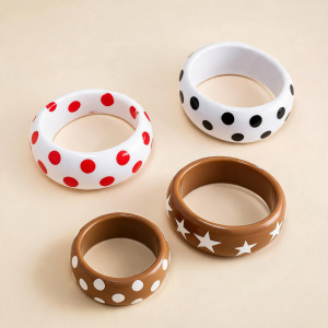 Bracelets Pour Femmes En Résine À Pois Rétro Et Étoiles De La Série Simple h5 Image4