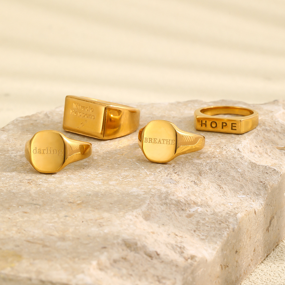 Bague Chevalière Simple Series Daily Letter De Forme Irrégulière En Acier Inoxydable Étanche Couleur Or Image2