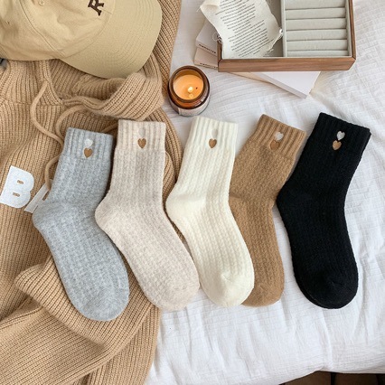 Chaussettes mi-mollet basiques à cœur, couleur unie, légèrement rebondissantes, pour femmes