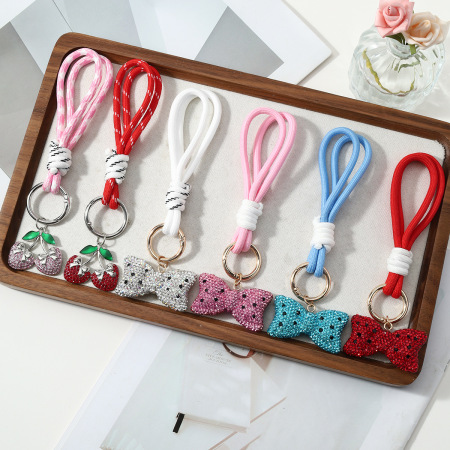 Porte-Clés Luxueux En Alliage, Orné De Strass Et D'Un Nœud Papillon À Pois Cerise. 2