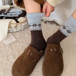 Chaussettes Mi-Mollet En Laine À Rayures Basiques, À Carreaux, À Pois Et À Petits Motifs Floraux h5 Image4