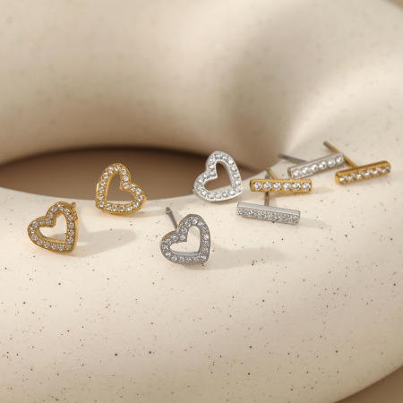 Boucles d'oreilles puces pour femmes, en acier inoxydable, couleur or, avec strass et motif cœur simple.