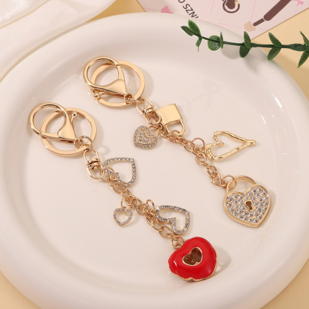 Porte-clés Simple Series Daily Heart en alliage et strass
