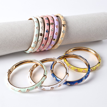 Bracelets Pour Femmes En Alliage Doré, Motif Floral Rétro Romantique À Fleurs Multicolores Et Trèfle 2