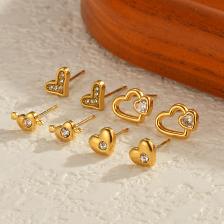 Boucles d'oreilles puces pour femmes, en acier inoxydable, couleur or, motif cœur mignon, collection Simple Series