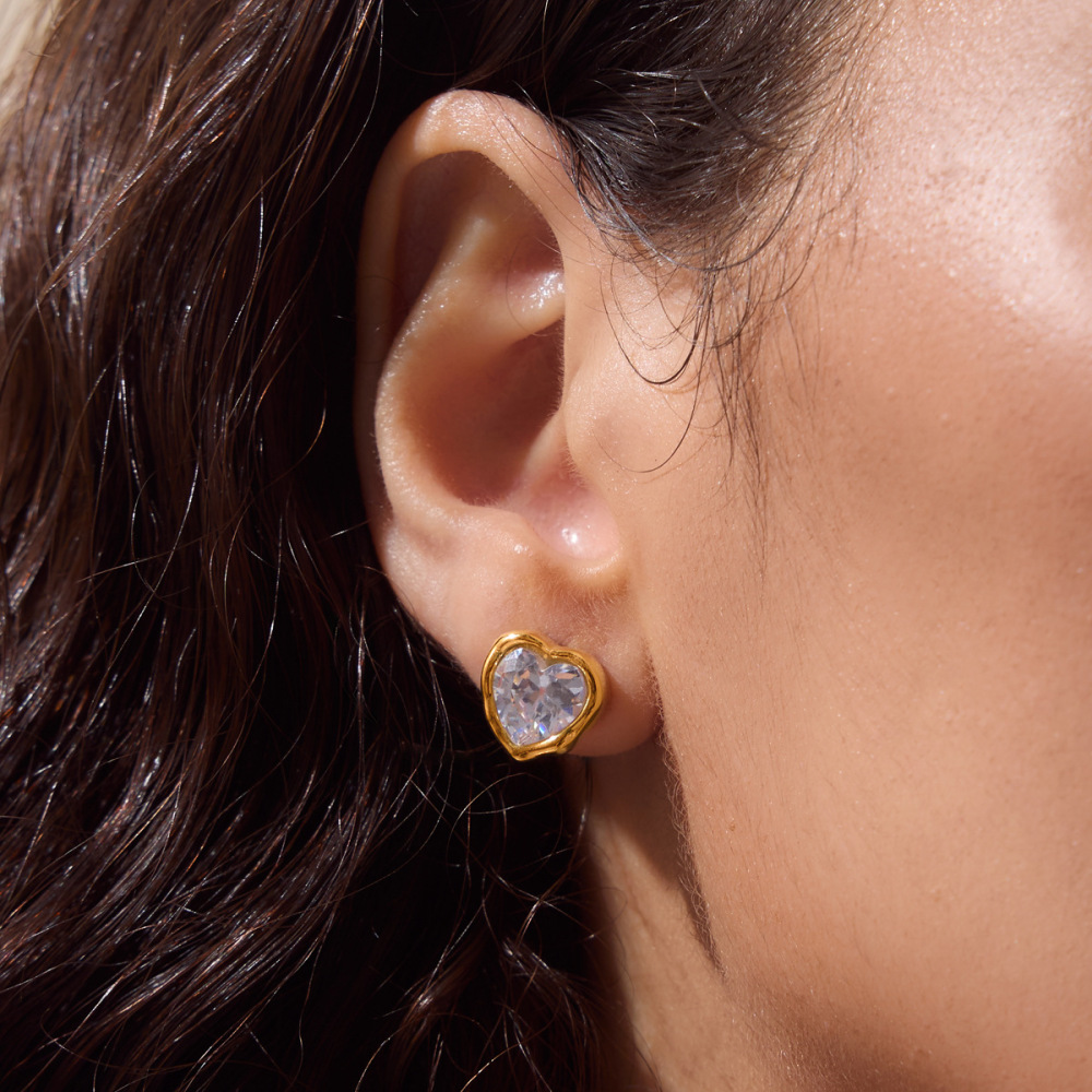 Boucles D'Oreilles Puces Pour Femmes, Forme Géométrique Simple En Forme De Cœur, En Acier Inoxydable Étanche Et Zircon. Image3