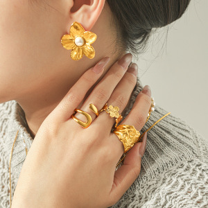 Ensembles De Bijoux Pour Femmes Simple Series Daily Flower En Acier Inoxydable De Forme Irrégulière Et Couleur Or, Étanches. h5 Image4