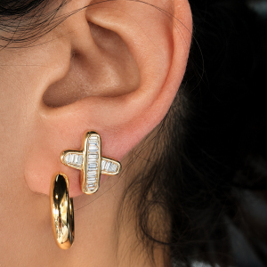 Boucles D'Oreilles Puces Pour Femmes En Acier Inoxydable Étanche, Couleur Or, En Forme De X, Serties De Zircon. h5 Image2