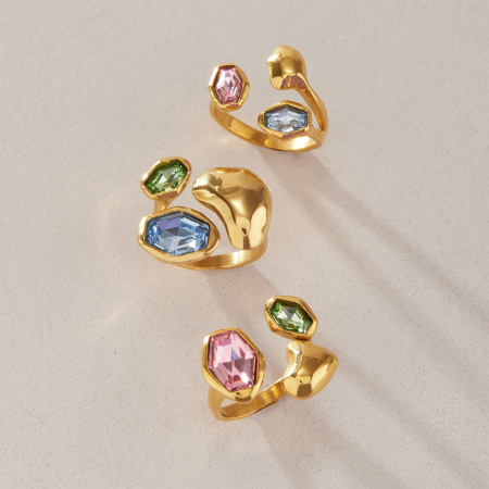 Bagues pour femmes en acier inoxydable doré, forme simple et irrégulière, étanches, serties de zircon et ornées de pierres précieuses. Collection Luxueuse.