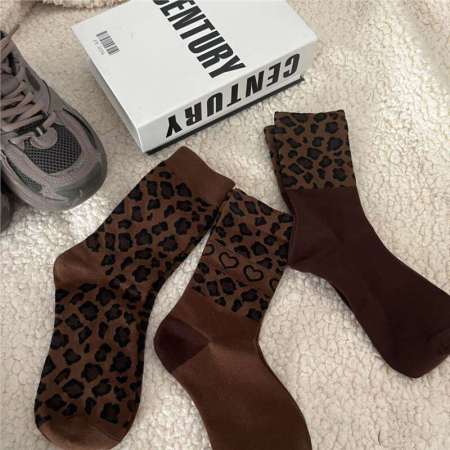 Chaussettes mi-mollet rétro pour femmes, couleur unie, imprimé léopard et cœur