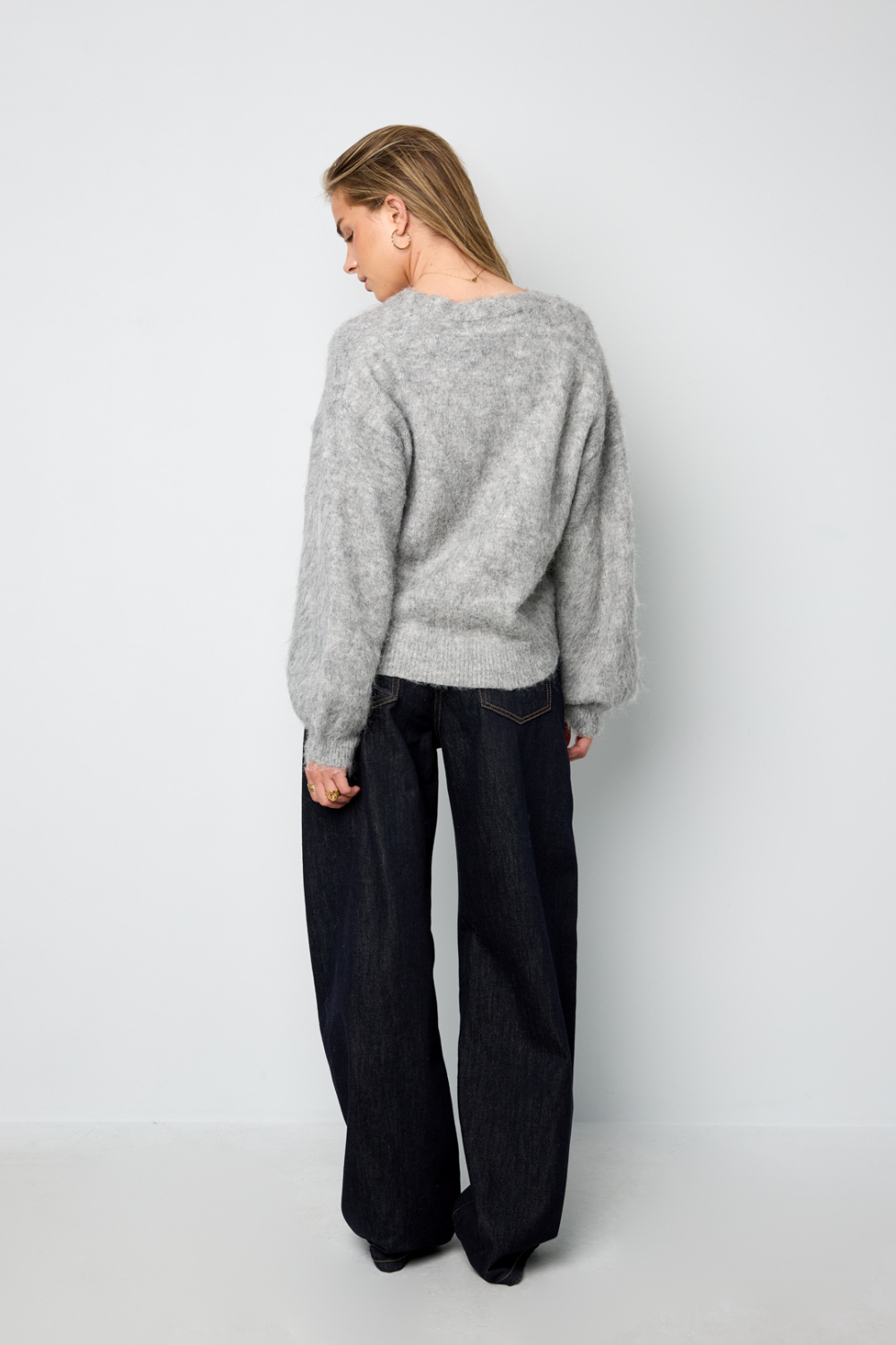Le Cardigan En Fourrure À Boutons h5Image8