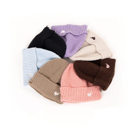 Bonnet en polyester uni à cœur, collection Simple, décontracté.