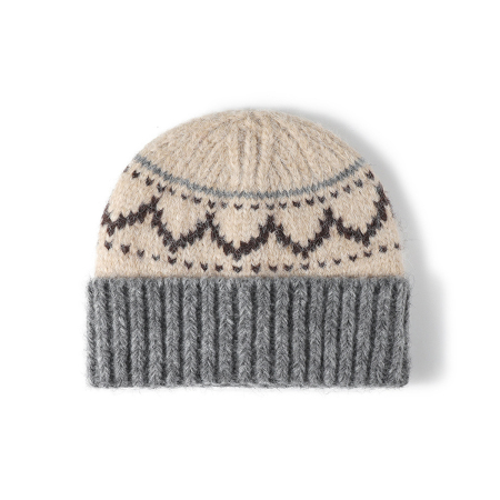 Bonnet tricoté pour femme en polyester, style rétro, à motifs géométriques multicolores.
