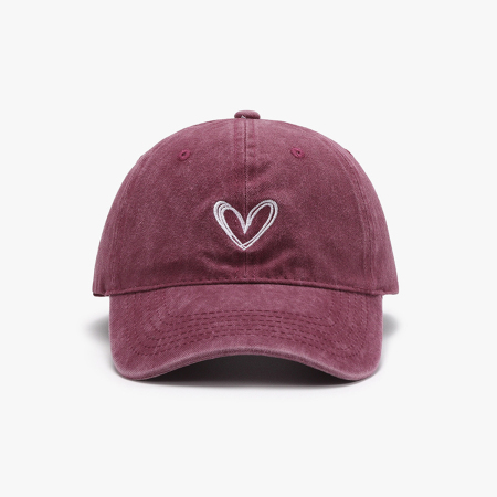 Casquette de baseball femme en coton brodée de cœur