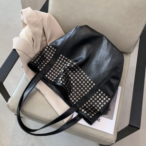Sacs À Bandoulière Carrés Pour Femmes, Style Décontracté, Ornés De Clous Métalliques Et De Rivets, Couleur Unie, En Pu De Qualité Supérieure. h5 Image6