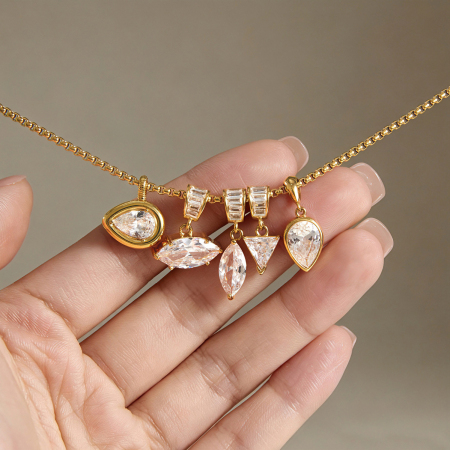 Colliers pendentifs pour femmes en acier inoxydable, couleur or, en forme de goutte simple, étanches, avec zircon.
