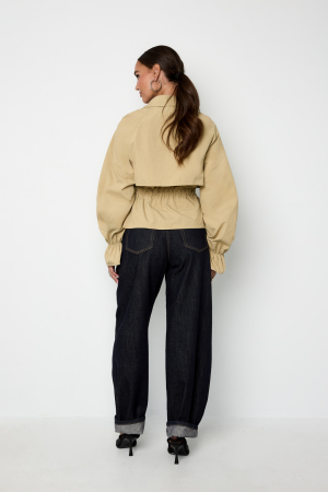 Trench-Coat Court h5 Image5