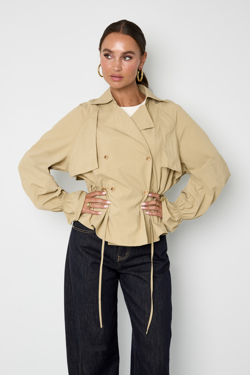 Trench-Coat Court Image4