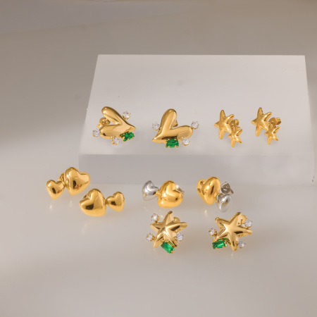 Boucles d'oreilles puces pour femmes, en acier inoxydable imperméable, couleur or, en forme de cœur et d'étoile, ornées de strass.