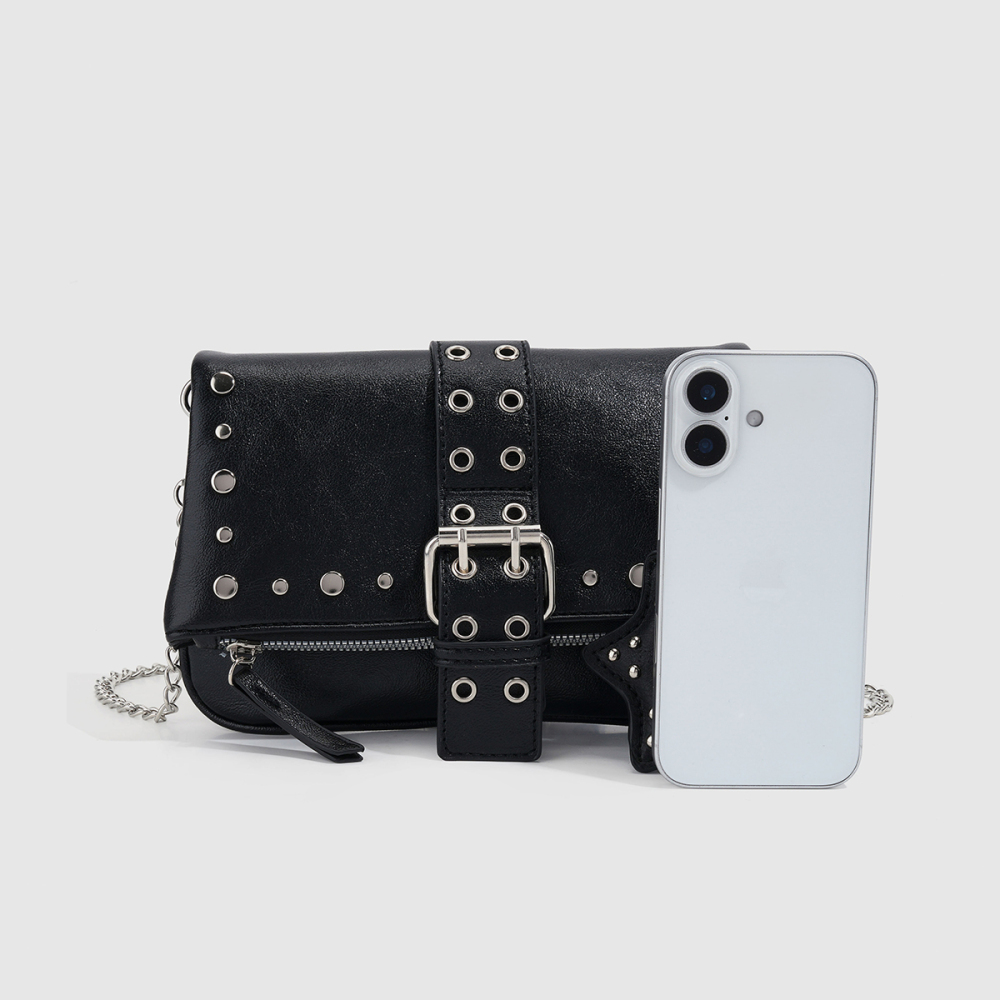 Sacs À Bandoulière Pour Femmes En Pu Uni, Style Streetwear, Ornés De Rivets Et De Détails Métalliques (Le Charm N'Est Pas Inclus). h5Image3