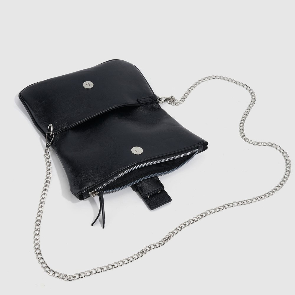 Sacs À Bandoulière Pour Femmes En Pu Uni, Style Streetwear, Ornés De Rivets Et De Détails Métalliques (Le Charm N'Est Pas Inclus). h5Image4