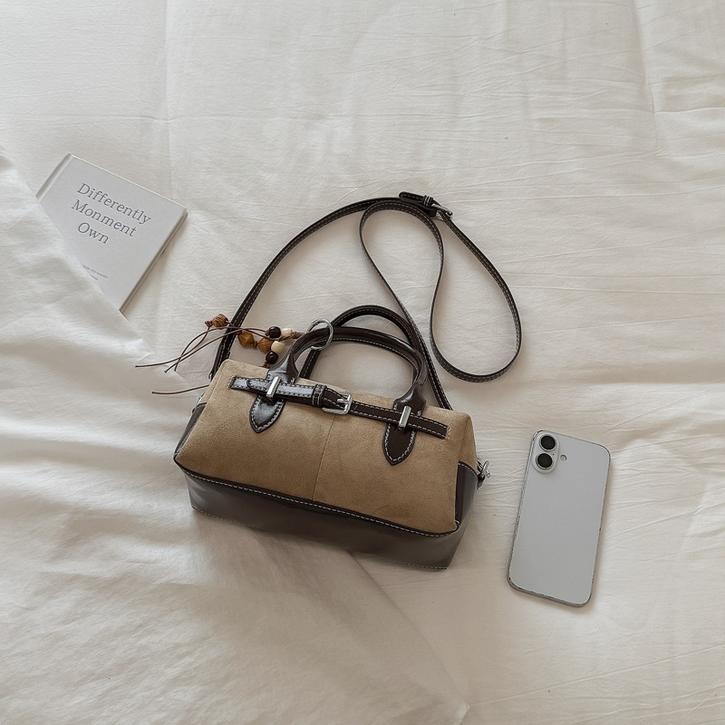 Sacs À Main Pour Femmes En Daim Uni, Style Parisien Chic, Avec Détails Métalliques h5Image3