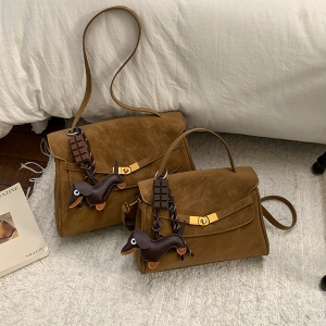 Sac Cabas Pour Femme En Daim Uni, Style Old Money, Avec Quincaillerie En Métal. h5 Image3