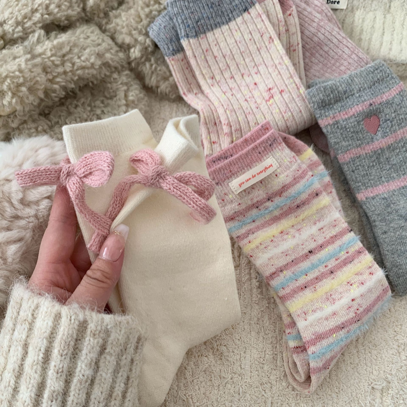 Chaussettes Mi-Mollet En Laine À Rayures Basiques Et À Carreaux Pour Femmes, Avec Motif Cœur Et Contraste De Couleurs h5Image5